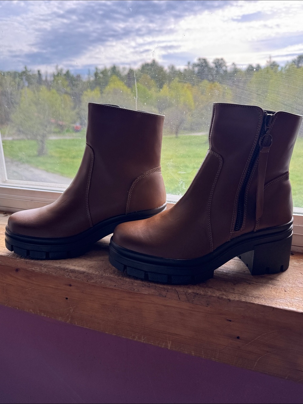 ANDREA FENZI NWOT Brown Chunky-Zip Ankle Boots